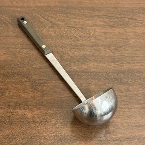 FLINT ARROWHEAD STAINLESS STEEL 11.5" LADLE WITH POUR SPOUT BLACK RIVETED HANDLE